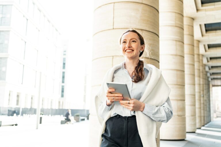 leader is a confident and happy and mentally healthy person. A female freelancer holding